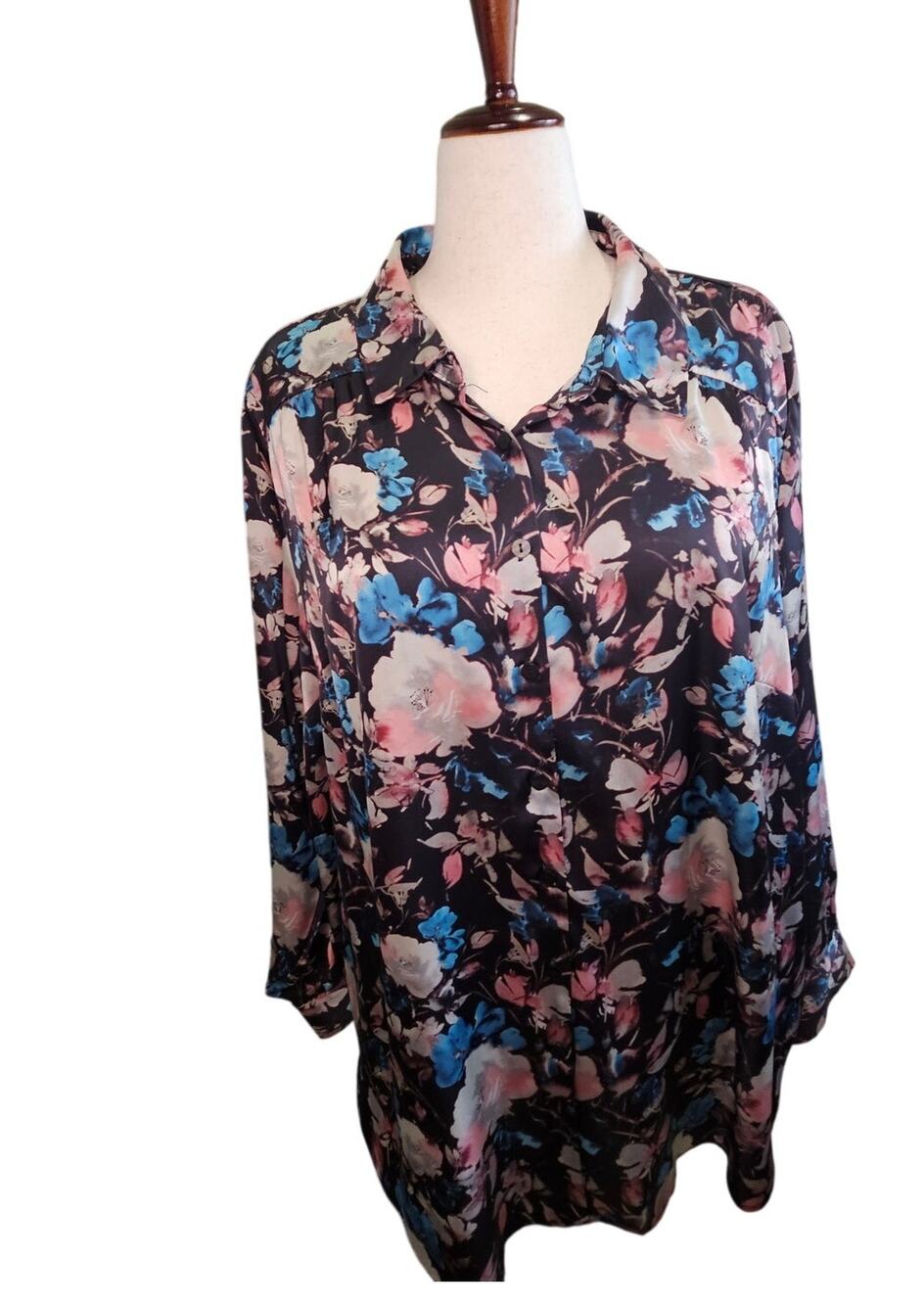 Torrid Size 3 3X Floral Button Front Tunic Blouse Black Pink Blue Plus Size